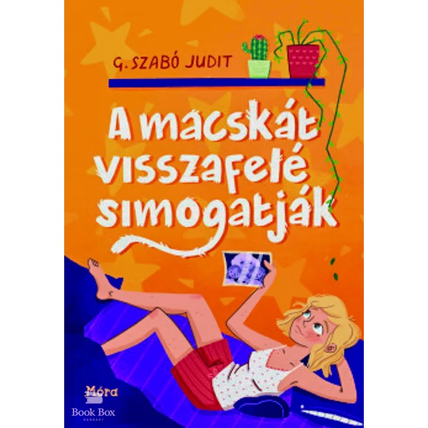A macskát visszafelé simogatják